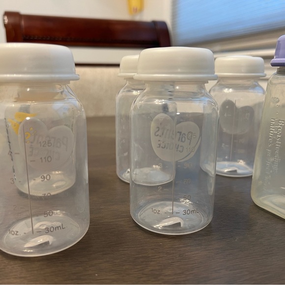 Plastic Milk Storage Bottles and Bags - Picture 4 of 9